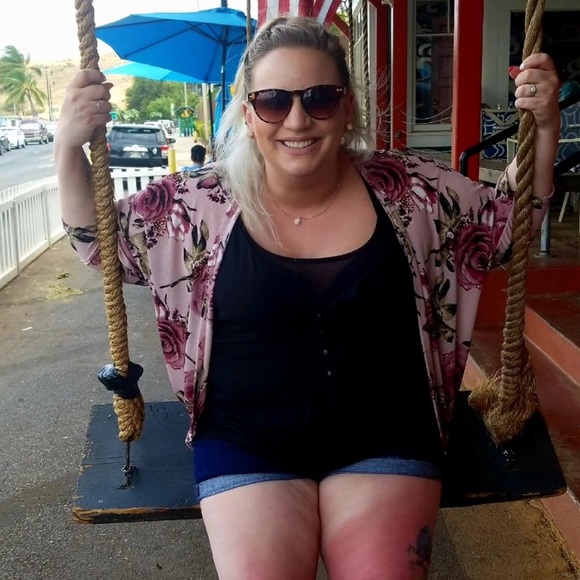 Meet your Posher, Becky - Picture 5 of 7